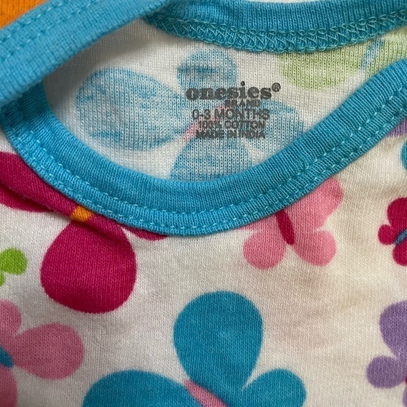 Girls Onesie Brand size 0-3 months 5 onesie’s and 2 pants set - Picture 5 of 12